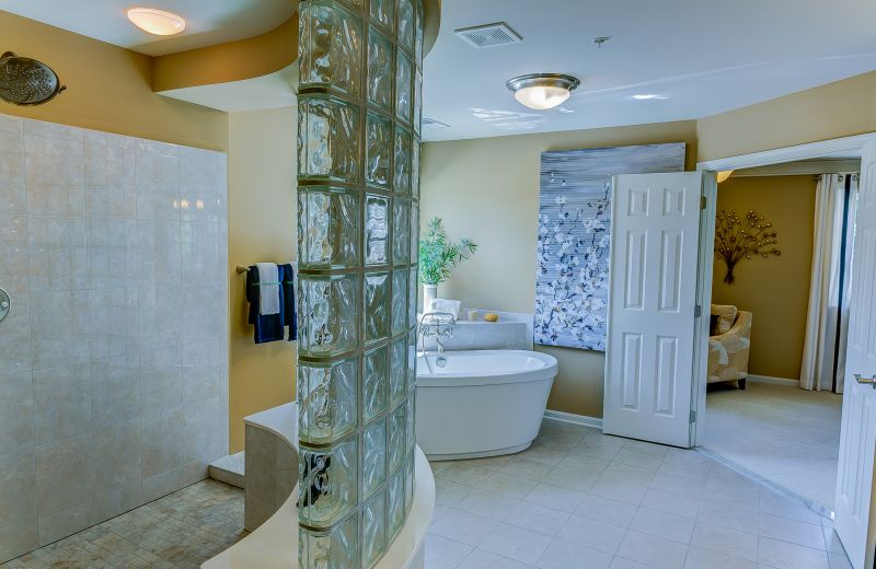 Best Bathroom Renovation Contractors in Vidor, TX